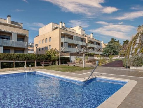 2 bedroom Apartment for sale in Sant Feliu de Guixols with pool garage - € 221