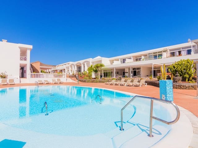 1 bedroom Apartment for sale in Costa Teguise with pool - € 142