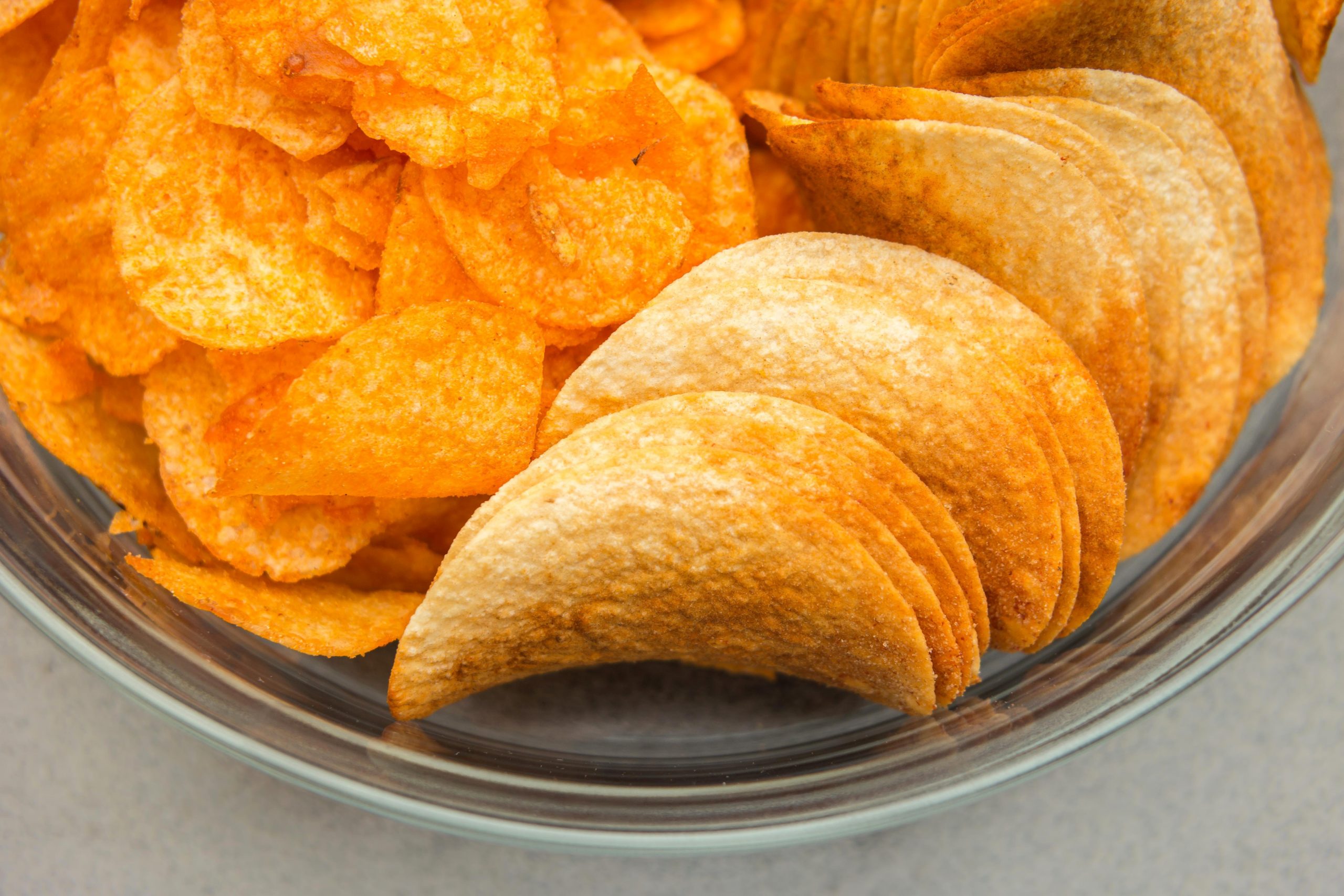 80% of savoury snacks sold in Spain are unhealthy, says OCU consumer group