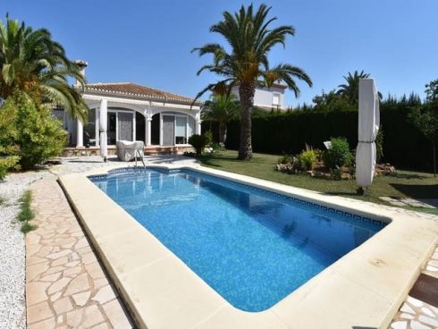 2 bedroom Villa for sale in Denia with pool - € 475
