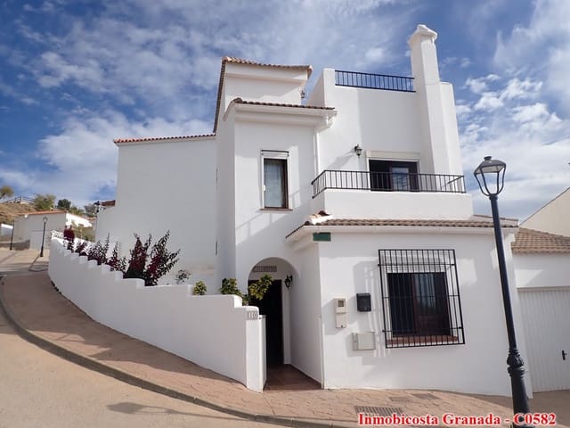 3 bedroom Townhouse for sale in Albondon with pool garage - € 100