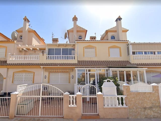 3 bedroom Townhouse for sale in Playa Flamenca with pool - € 165