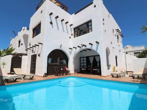8 bedroom Villa for sale in Punta Mujeres with pool garage - € 525