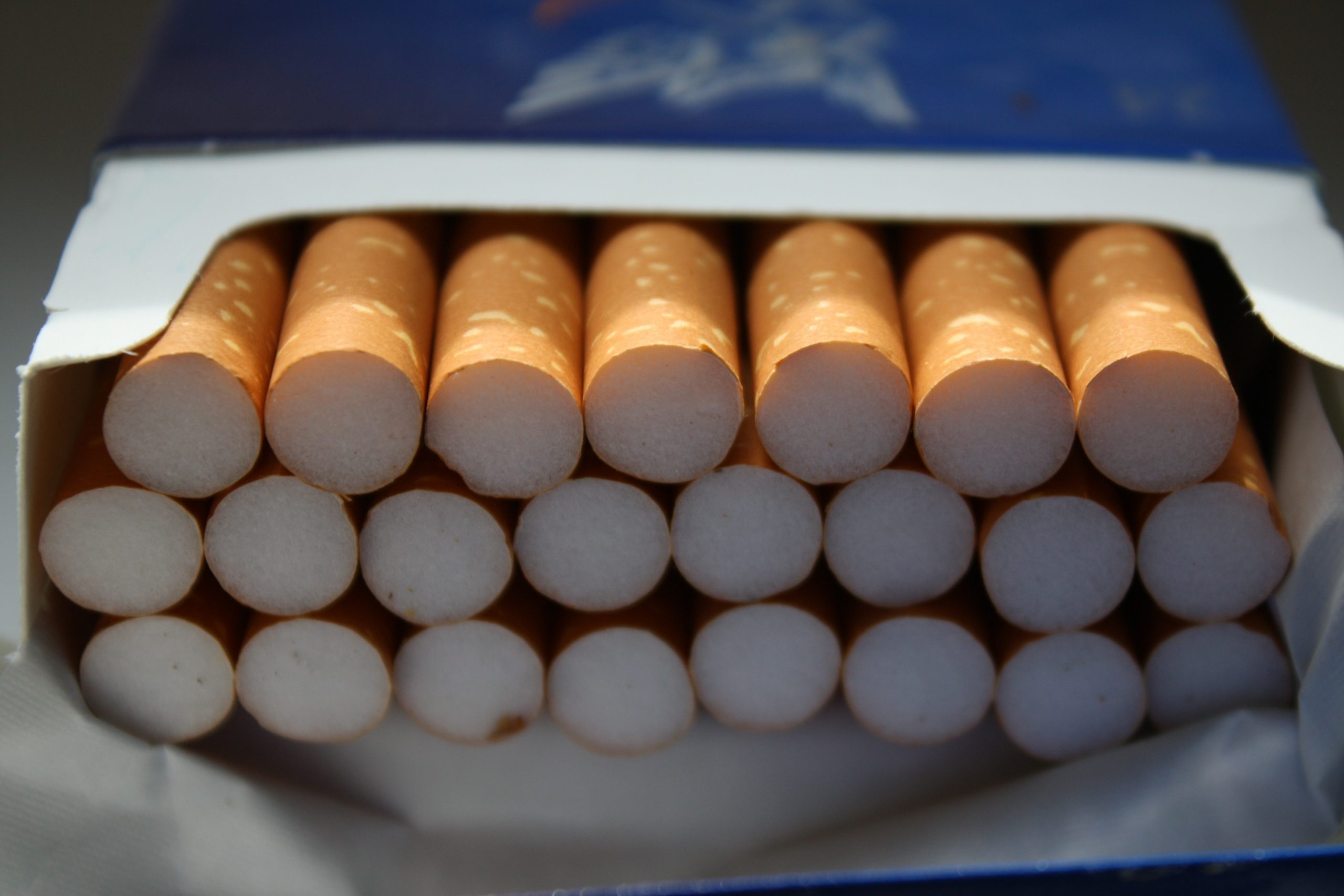 Police chief arrested for helping illegal cigarette manufacturing gang in Spain's Valencia area