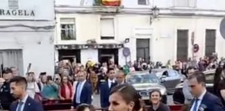 Man of the People: King Felipe VI stuns flamenco box players in Cadiz by joining in Queen Laticia