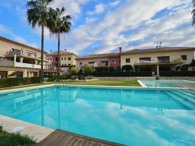 3 bedroom Apartment for sale in Montemar with pool garage - € 275