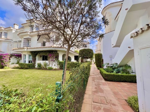 3 bedroom Apartment for sale in Marbella with pool - € 380