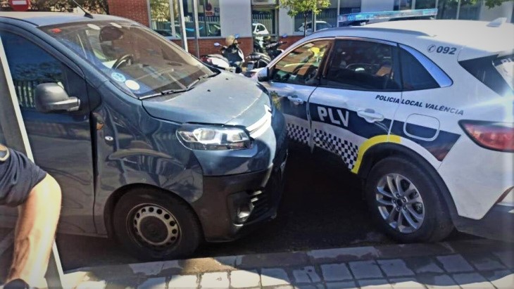 Drunk And Angry Amazon Delivery Driver Deliberately Smashes Into Valencia Area Police Car In Spain