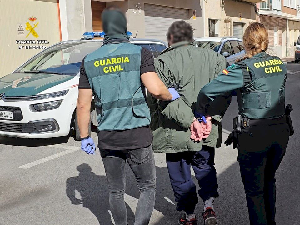 Police Shut Down Drugs Den Operating Next To Children's Playground On Spain's Costa Blanca