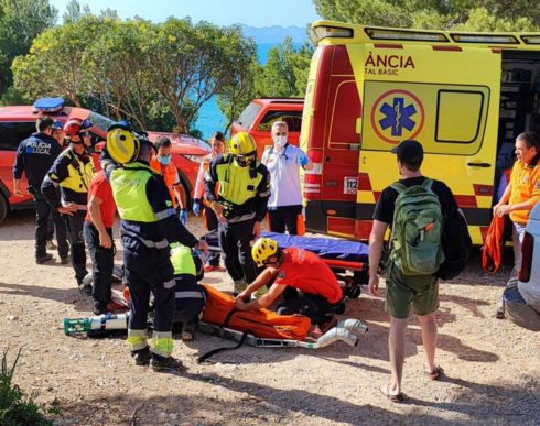 Mallorca Bomberos Assist Hiker Lost Four Days In Sa Coma De Andratx