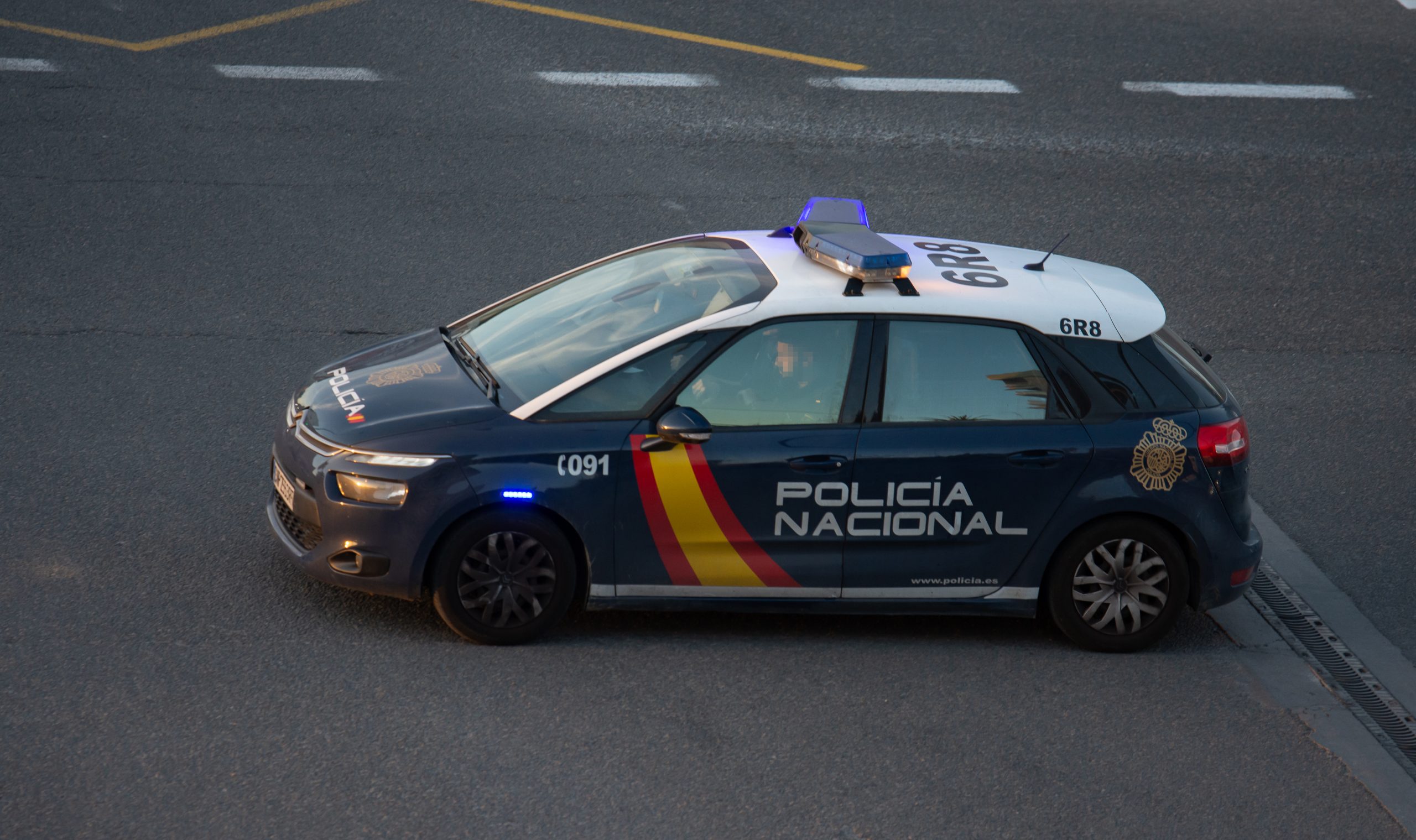 Automóvil De La Policía Nacional Española En Valencia (1)