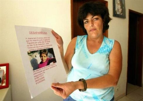 Leonor Cipriano With Poster