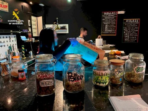 Seven Cannabis Clubs That Sold Drugs To Minors And Foreign Tourists Are Closed Down In Spain's Costa Blanca