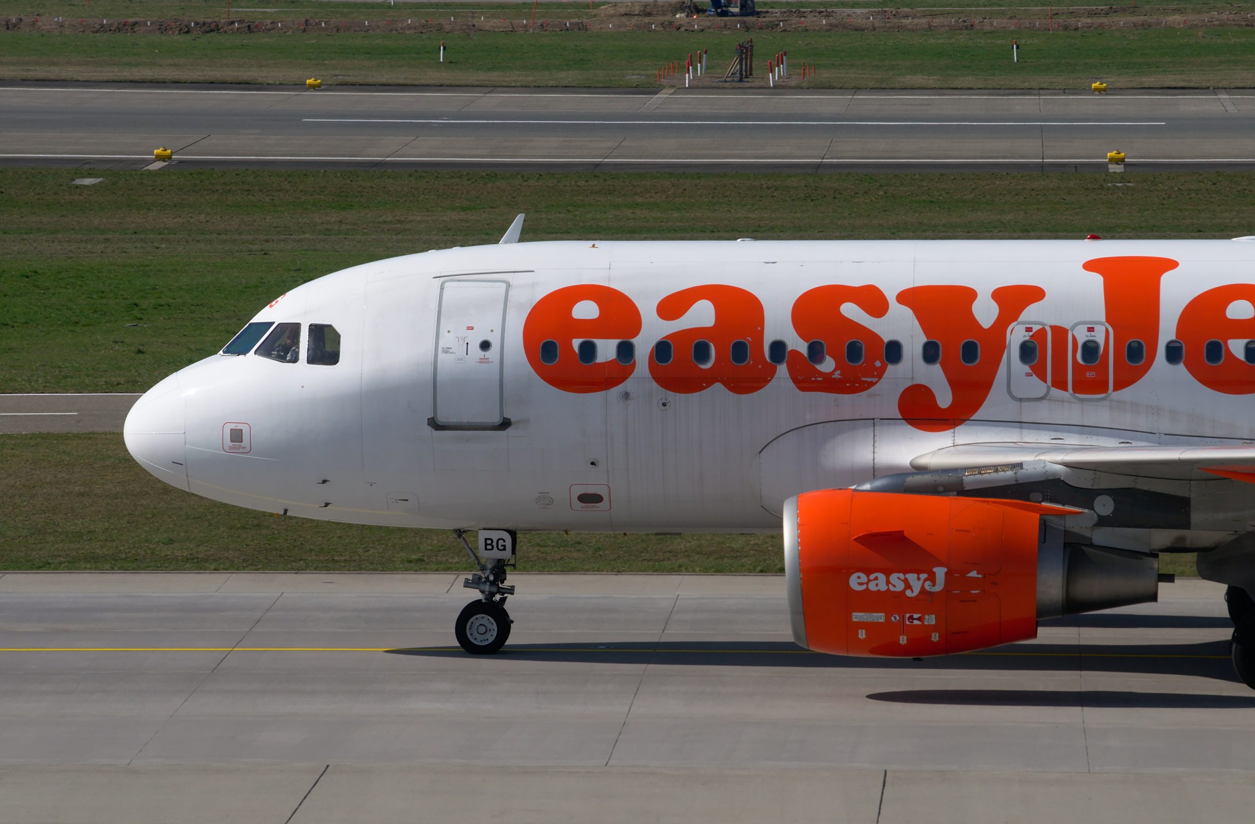 easyJet to open fourth Spanish base at Costa Blanca airport in 2024