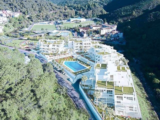 2 bedroom Apartment for sale in Benahavis with pool garage - € 274