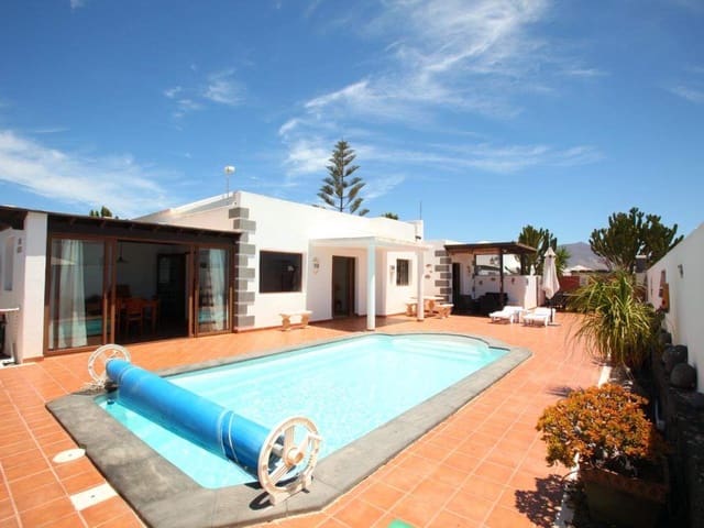 4 bedroom Villa for sale in Playa Blanca - € 449