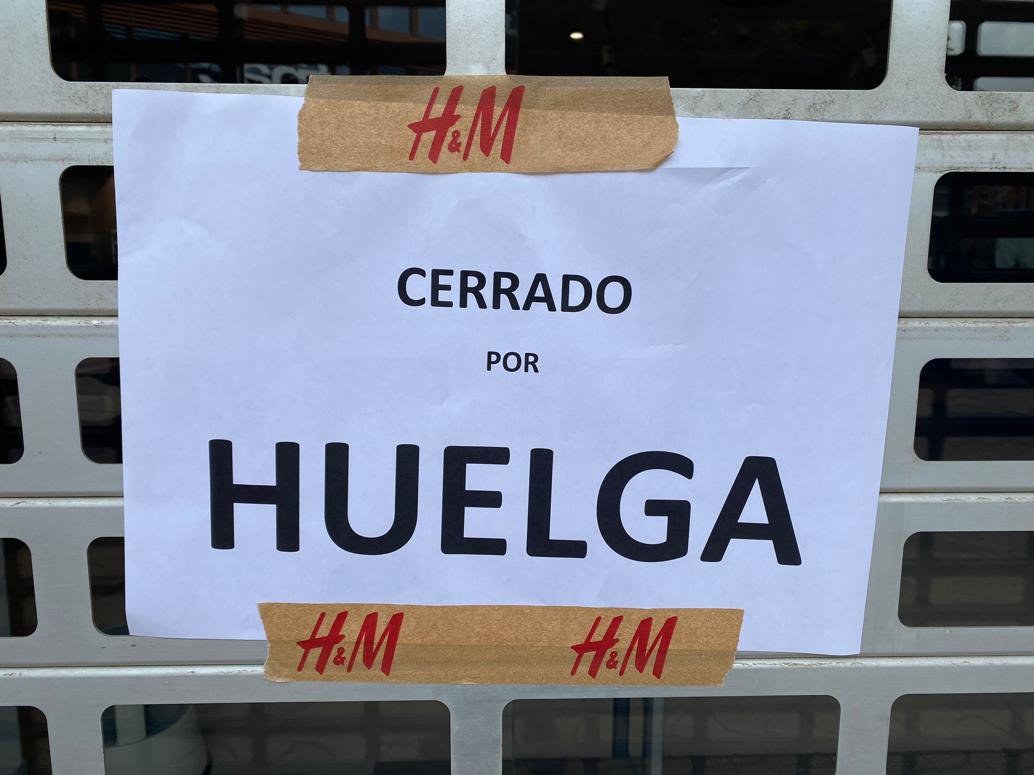 H&M stores closed in Spain due to a strike