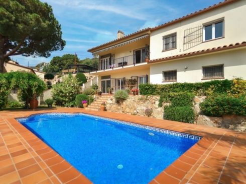 4 bedroom Villa for sale in Calonge i Sant Antoni with pool garage - € 540