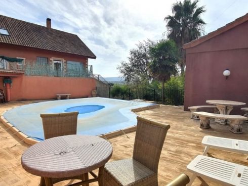 6 bedroom Villa for sale in Onil with pool - € 296