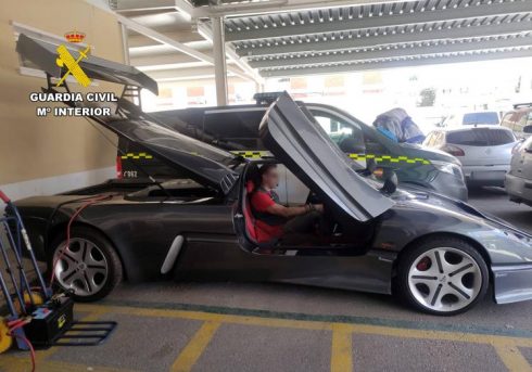 Man Lies About Owning €1.2 Million Sports Car And Drives It Away From Workshop In Spain's Murcia