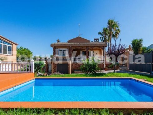 5 bedroom Villa for sale in Riba-roja de Turia - € 290