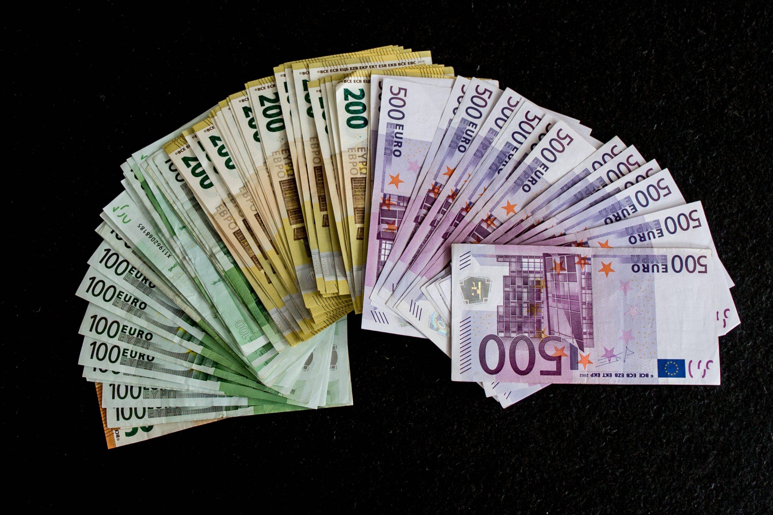 427 people living in Spain's Balearic Islands pocketed over €50,000 each month in 2021