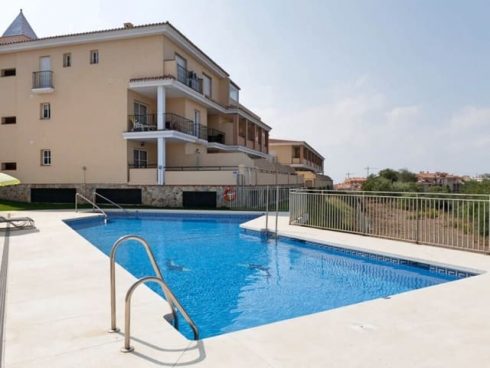 2 bedroom Apartment for sale in Mijas Costa with pool garage - € 215
