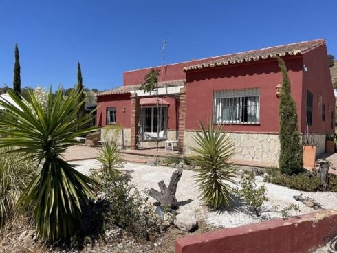 4 bedroom Finca/Country House for sale in Coin with pool garage - € 375