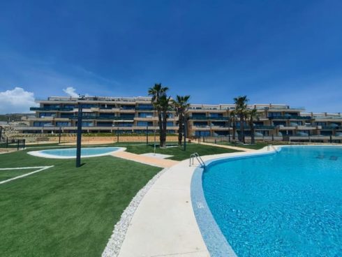 2 bedroom Apartment for sale in Finestrat with pool garage - € 370