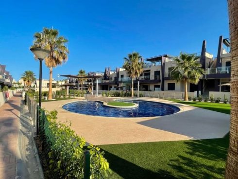 2 bedroom Apartment for sale in Pilar de la Horadada with pool - € 279