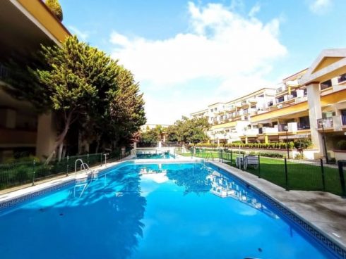 Studio for sale in Elviria with pool - € 205