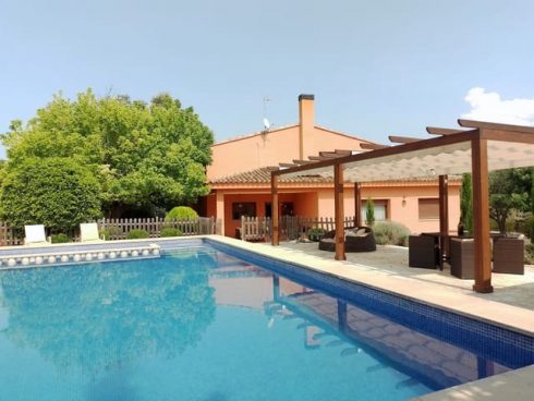 4 bedroom Villa for sale in Ontinyent - € 360