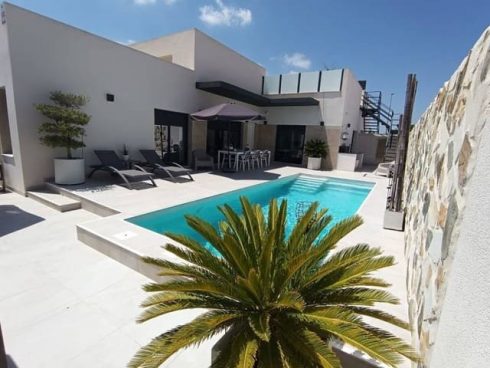3 bedroom Townhouse for sale in Daya Nueva with pool - € 390