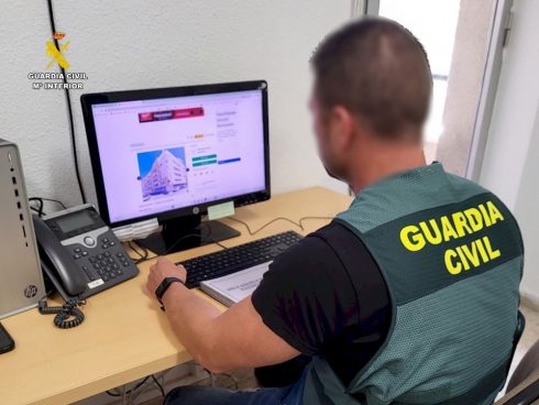 Warning over holiday rental scams in southern Spain: Three are arrested for 'defrauding unsuspecting tourists out of tens of thousands of euros'