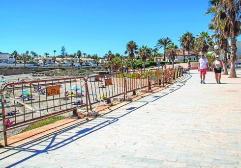 Railing deteriorates at popular Costa Blanca promenade in Spain with council claiming it has no money for repairs