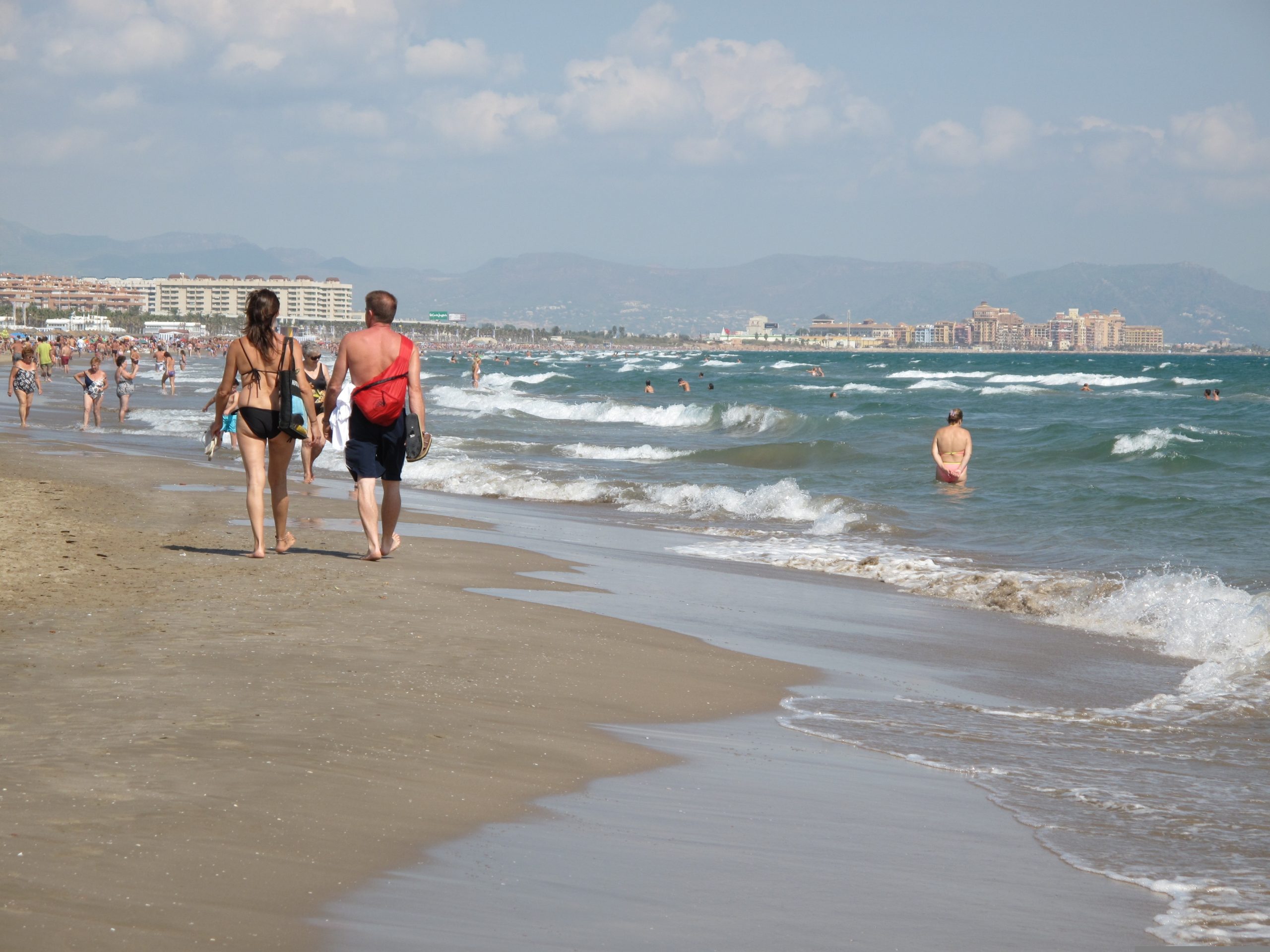 British and other foreign tourists spent a record-breaking €1.6billion across Spain's Valencia region this August