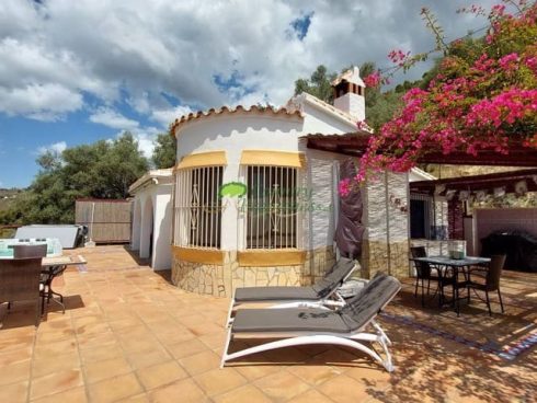 2 bedroom Finca/Country House for sale in Competa - € 275