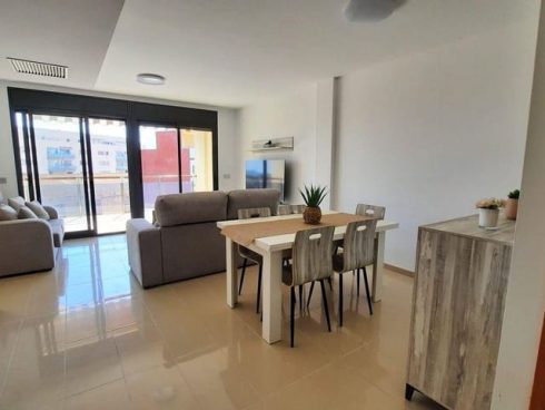 3 bedroom Flat for sale in Sant Carles de la Rapita with pool - € 138