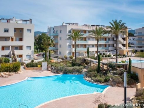 2 bedroom Apartment for sale in San Jose / Sant Josep de Sa Talaia with pool garage - € 450