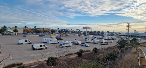 Residents call for motorhome park after vehicles occupy shopping centre car park on Spain's Costa Blanca|