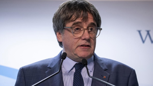 Carles Puigdemont 'dispuesto a regresar a España y ser arrestado': el exlíder catalán exiliado se presentará al Parlamento, dice su abogado