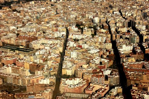 Crackdown on tourist apartments in Spain: Valencia suspends 160 holiday lets for failing to have correct licences
