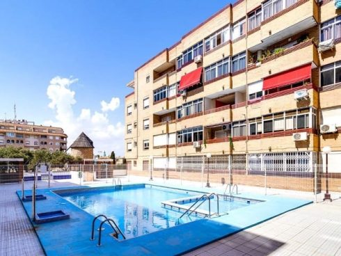 1 bedroom Apartment for sale in Torrevieja with pool - € 85
