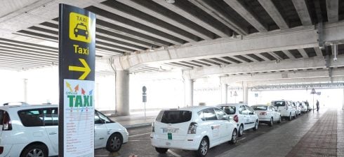 Queues for a taxi at Alicante airport are lasting up to two HOURS: Plan is launched to crack down on waiting times