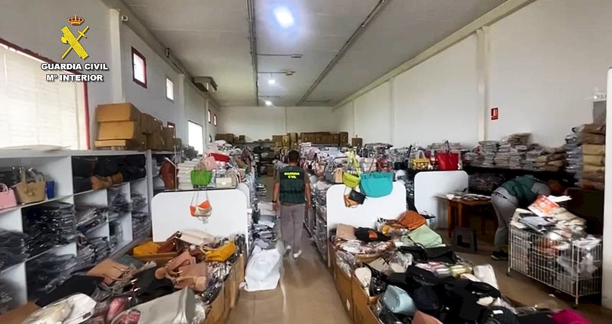 Illegal street sellers suffer setback as fake goods suppliers are raided on Costa Blanca