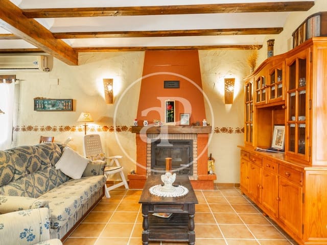 4 bedroom Villa for sale in Utiel - € 240
