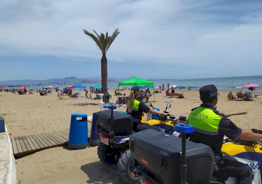 Beach police patrols boosted for summer peak season in Costa Blanca tourist city