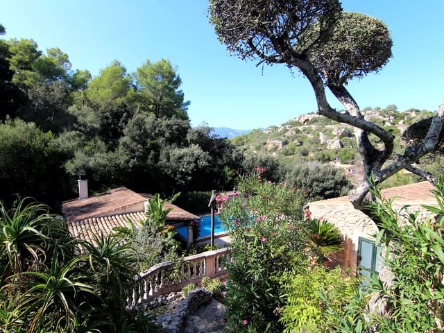 4 bedroom Finca/Country House for sale in Santa Eugenia with pool garage - € 1