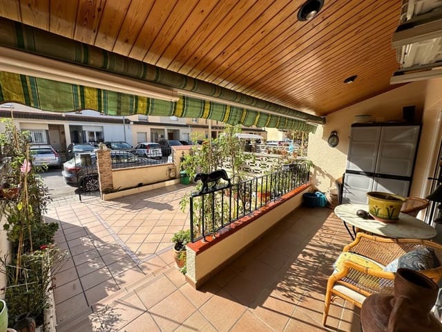 3 bedroom Semi-detached Villa for sale in Palamos - € 312