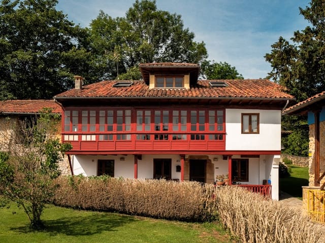 7 bedroom Finca/Country House for sale in Pilona with garage - € 595
